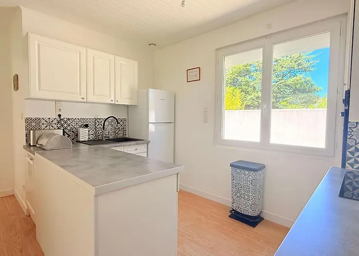 La Maison Des Suisses